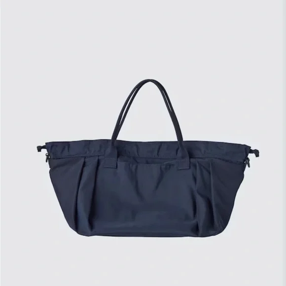 NWOT Uniqlo C drawstring bag in navy - Picture 4 of 7
